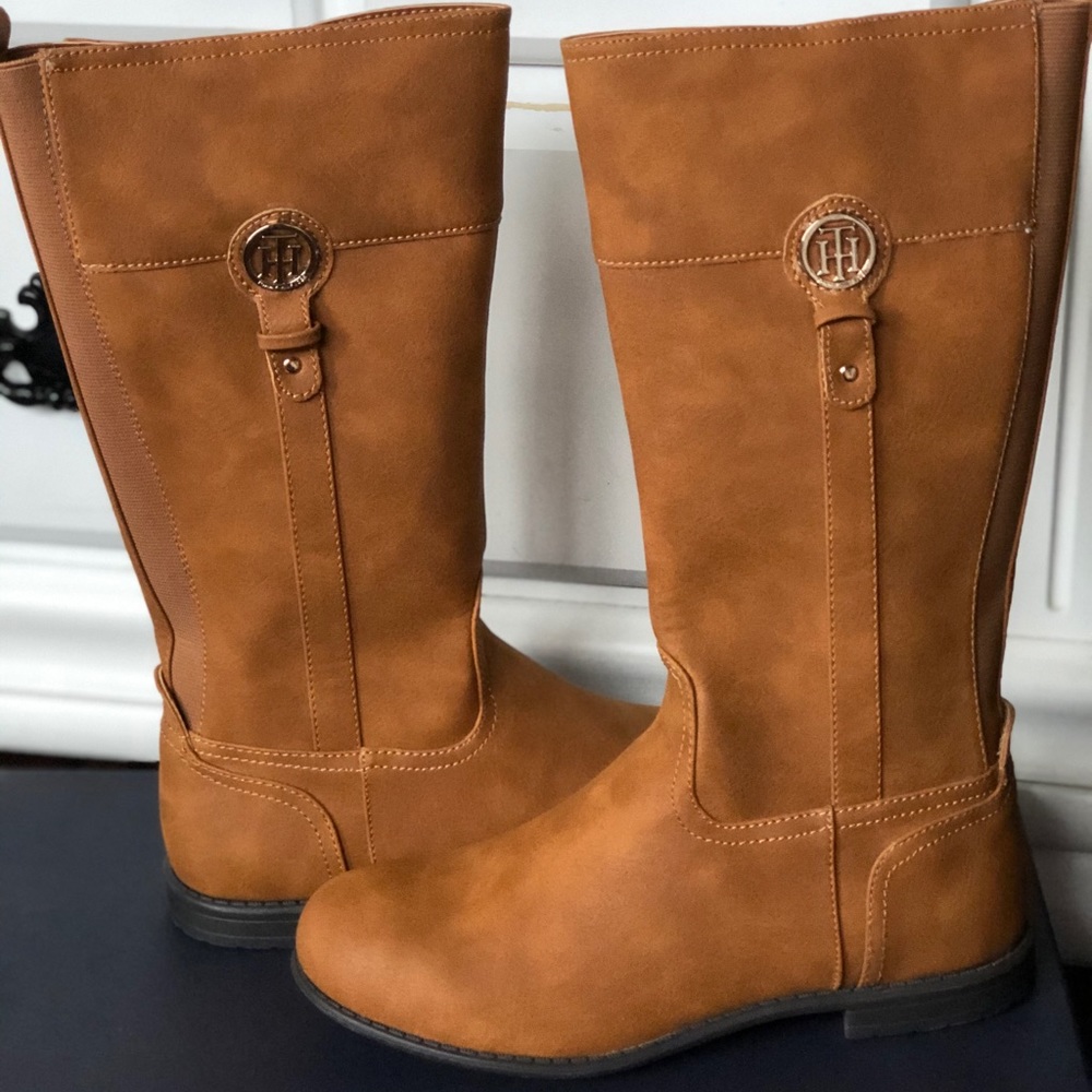 NIB Tommy Hilfiger brown Andrea boots